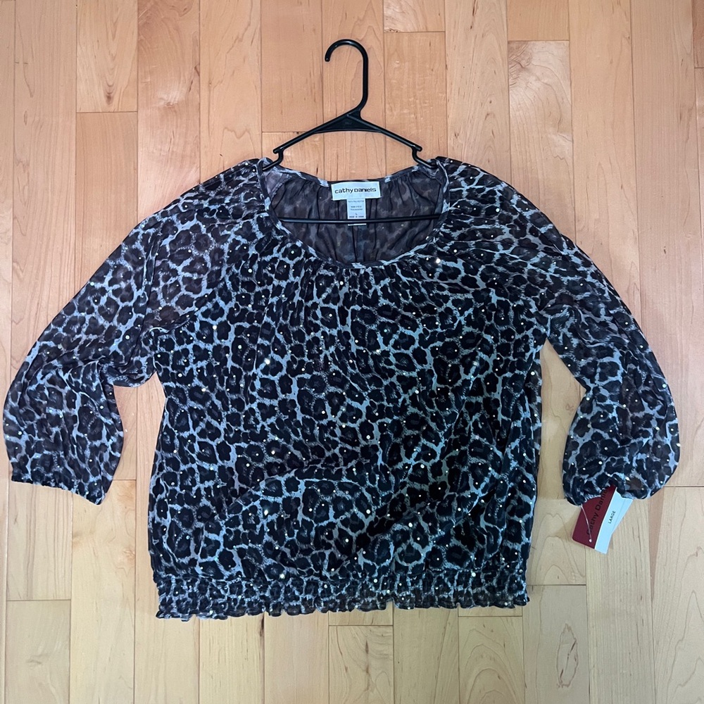 Cathy Daniels Cheetah Print Rhinestone Blouse in Women’s Size Large